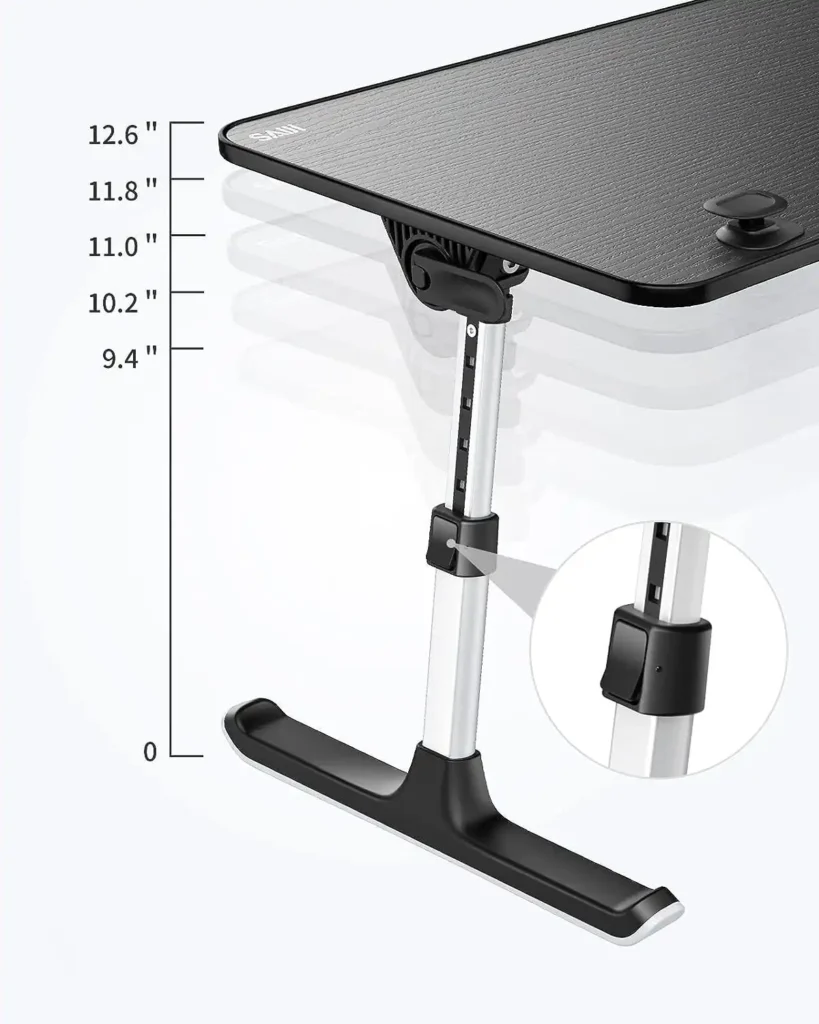 Detalle de mesa ajustable para laptop con sistema de altura regulable entre 9.4 y 12.6 pulgadas.